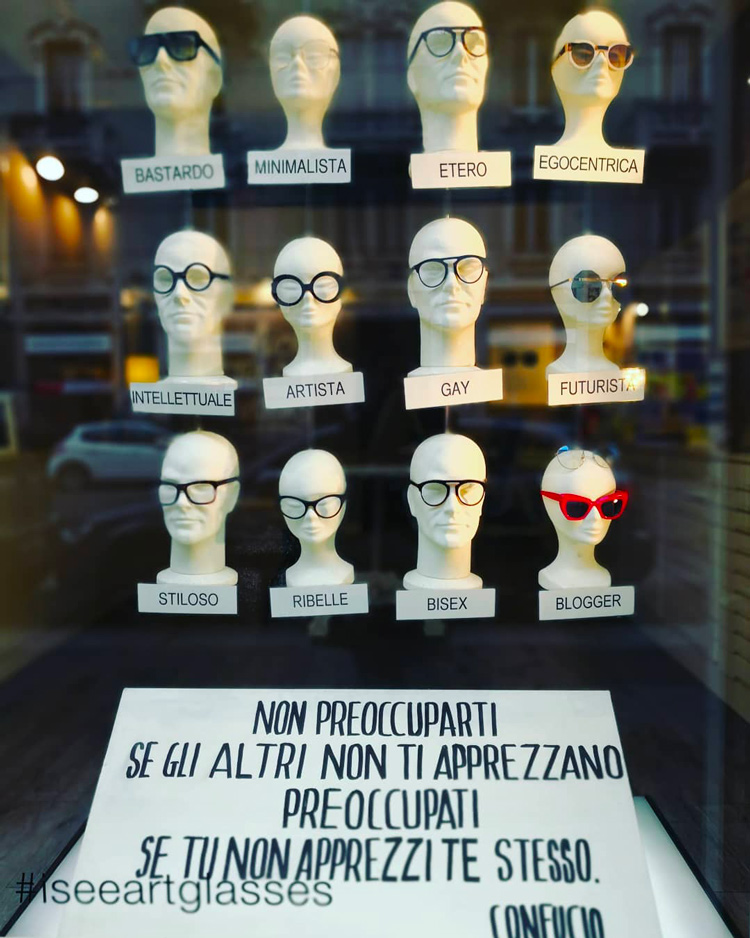 occhiali e personalità