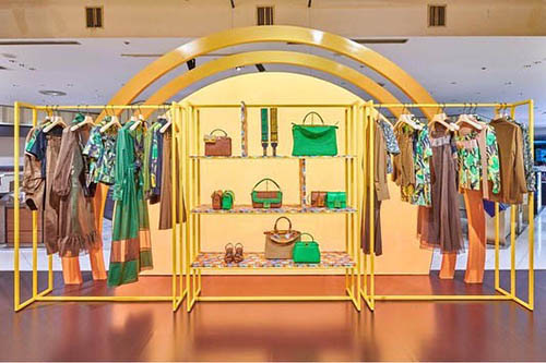  negozio allestito stile showroom - Post Covid