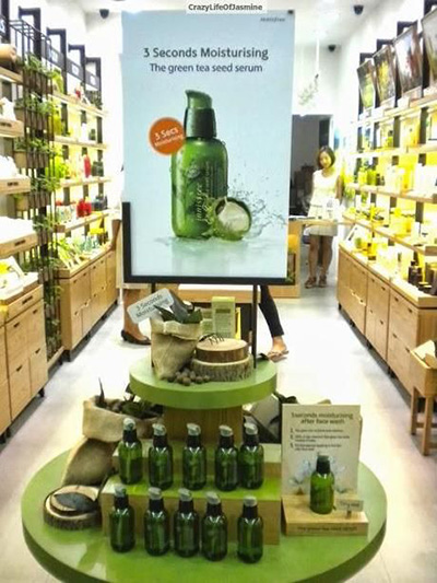 esposizione in negozio Innisfree