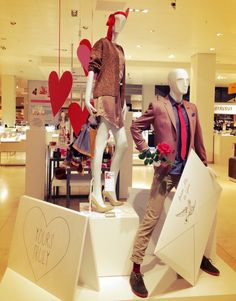 Allestimento-Vetrine-per-San-Valentino