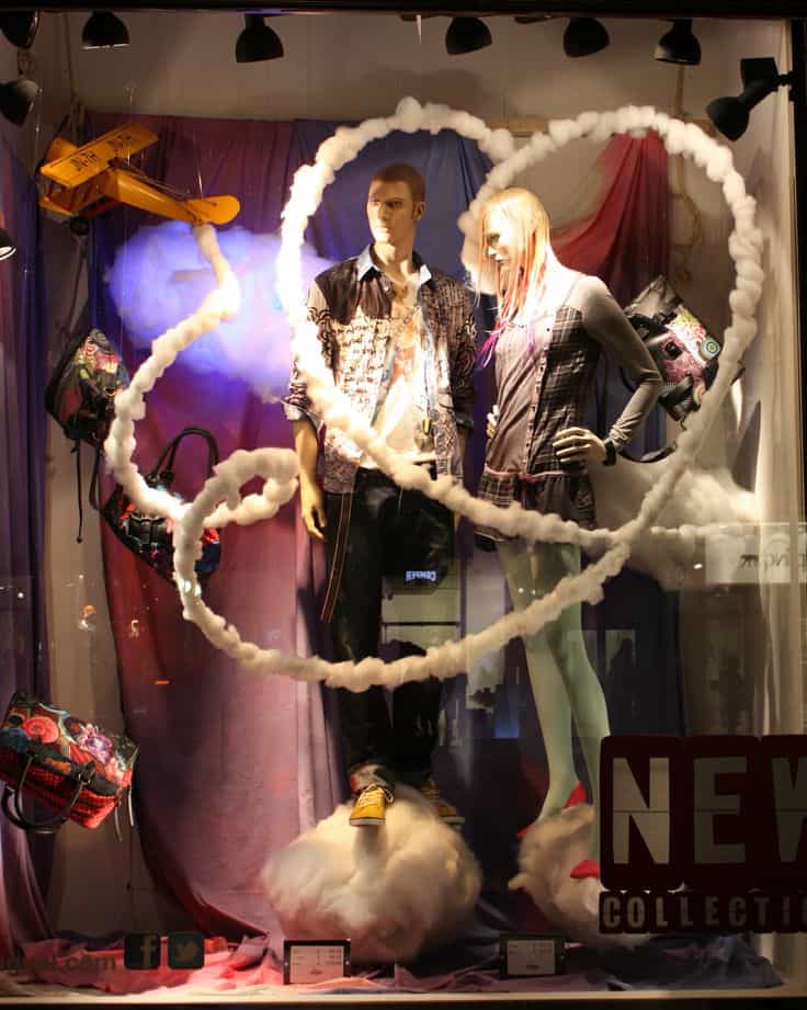 Allestimento-Vetrine-per-San-Valentino-manichini