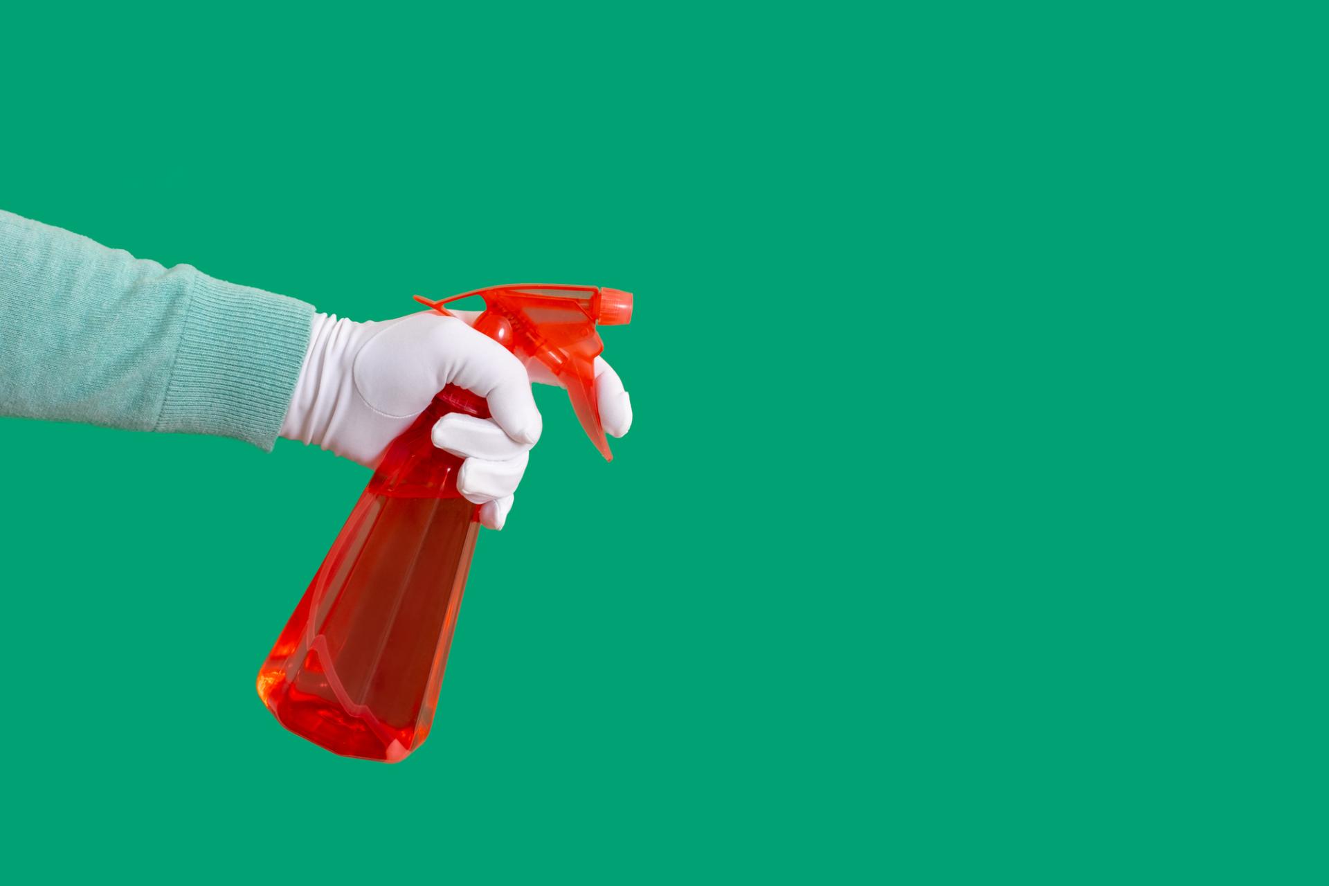Come attaccare le vetrofanie? Cosa sono? A cosa servono?