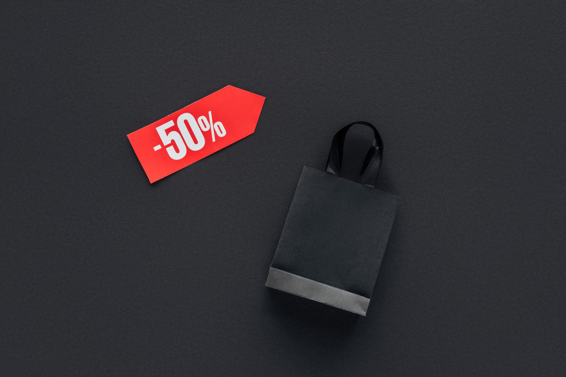 Vetrine Black Friday: Trucchi per l’allestimento più BREVE dell’anno