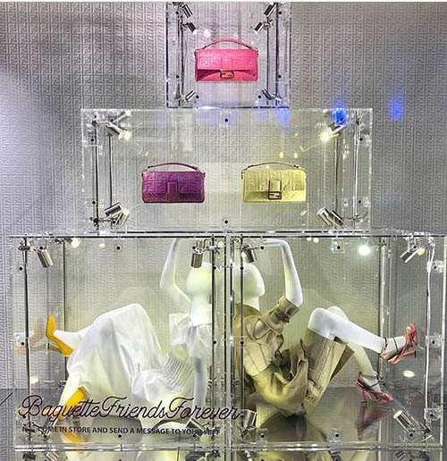 idea plexiglass per vetrina
