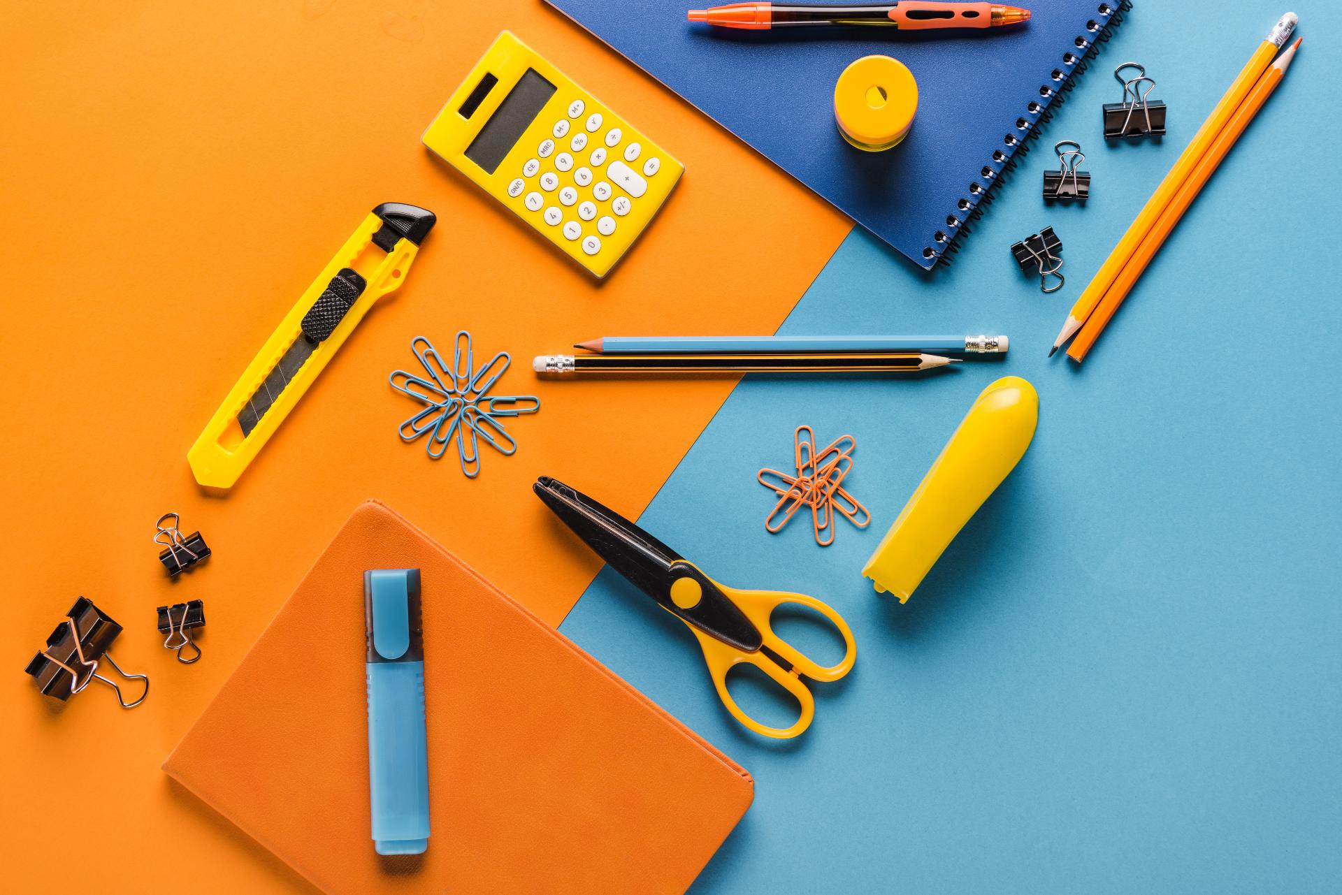 Allestire una vetrina per la scuola & Back to school