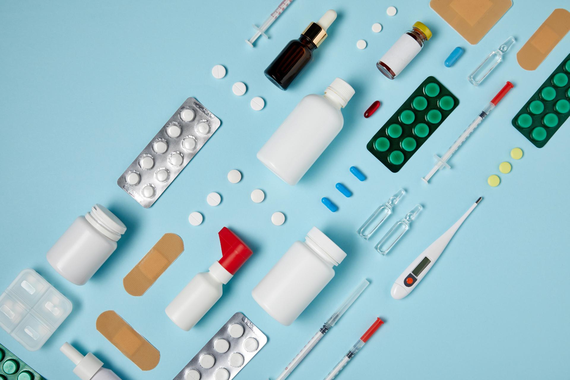 Come allestire la vetrina di una farmacia o parafarmacia.