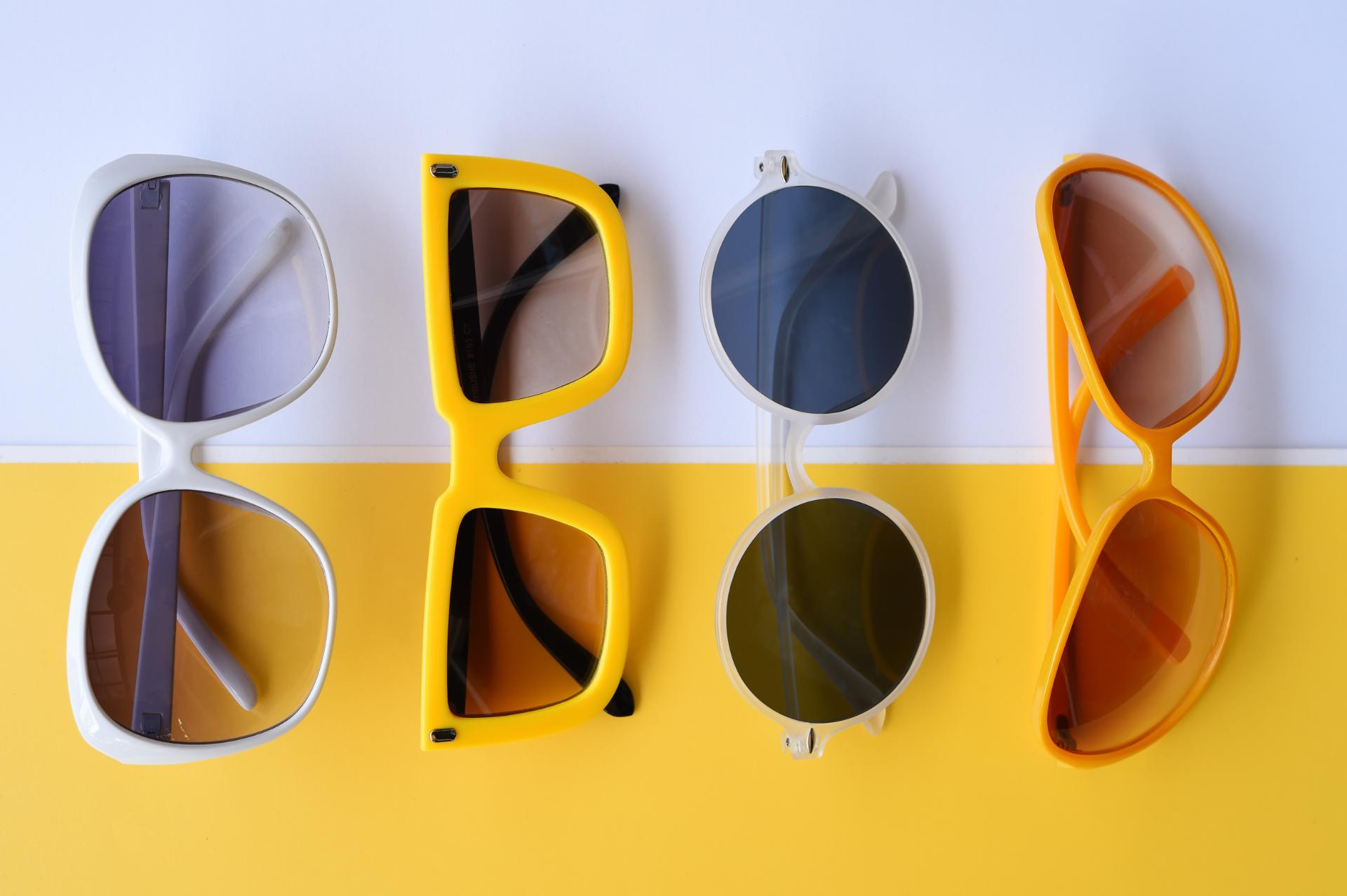 Allestimento vetrine per i negozi di ottica: 3 regole da applicare